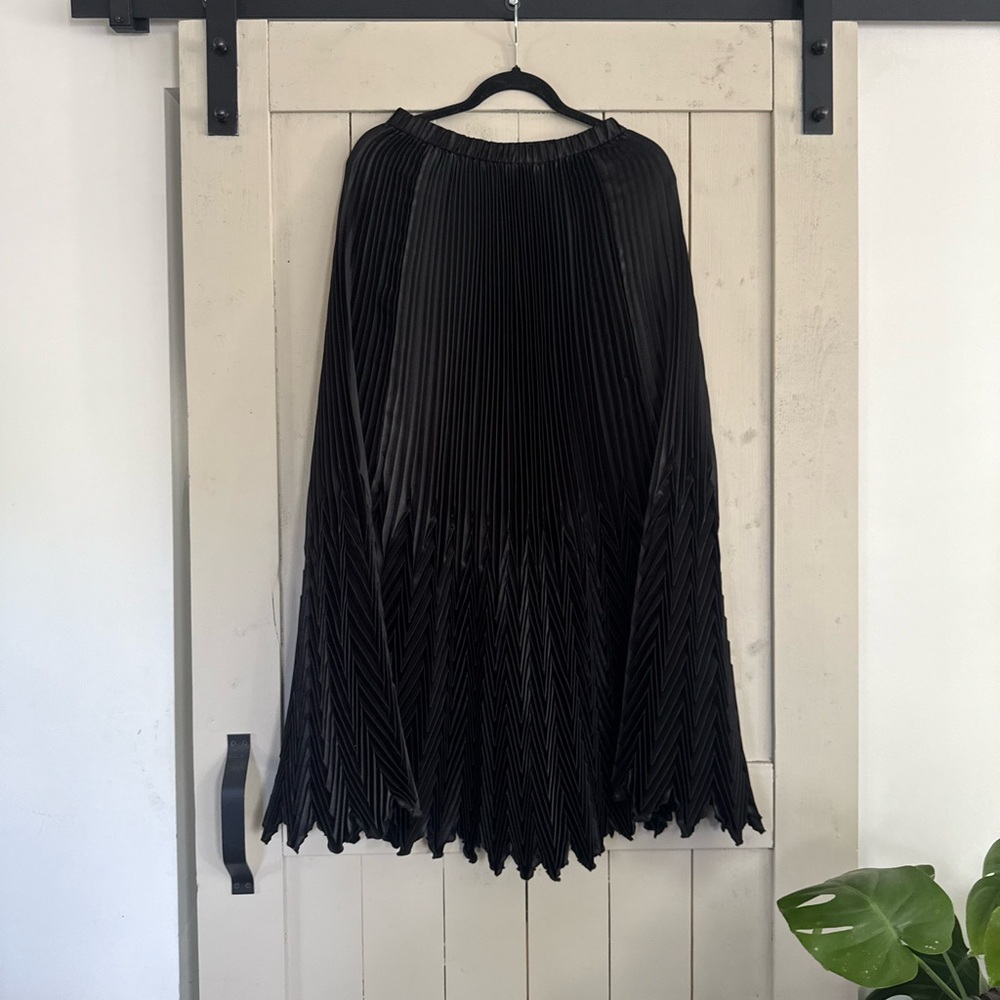 Vintage Black Pleated Maxi Skirt - Women